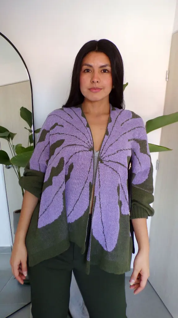 cardigan-yarumo-verde-lila-4.webp