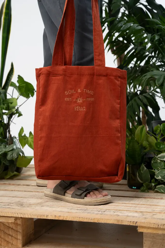 TOTE-BAG-ORGANIC-DISCREPANTE-DELLA-TERRA-3.webp