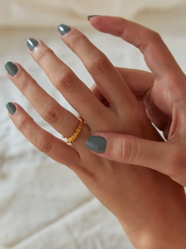 ANILLO SUCULENTA PUNTICAS DORADO