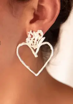 ARETES CORAZON RAMA PINO BAÑO PLATA