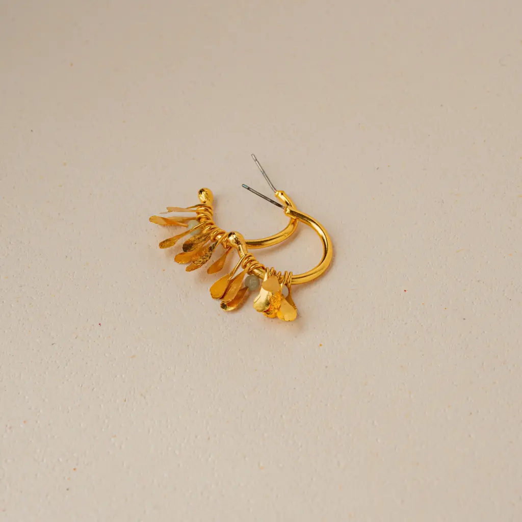 ARETES CANDONGAS PEQ HOJAS CHIRIBIQUETE DORADO