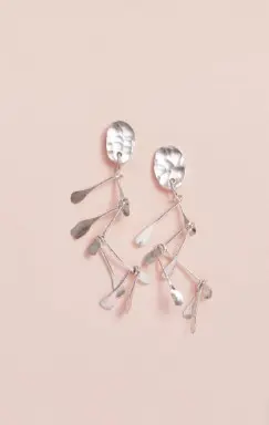 ARETES MINI HOJAS CHIRIBIQUETE PLATEADO