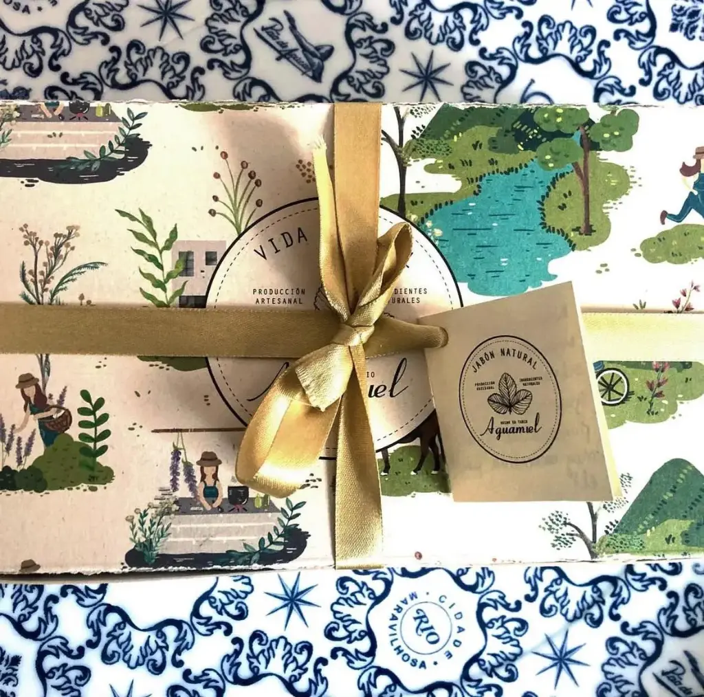 CAJA PEQUEÑA VACIA AGUAMIEL