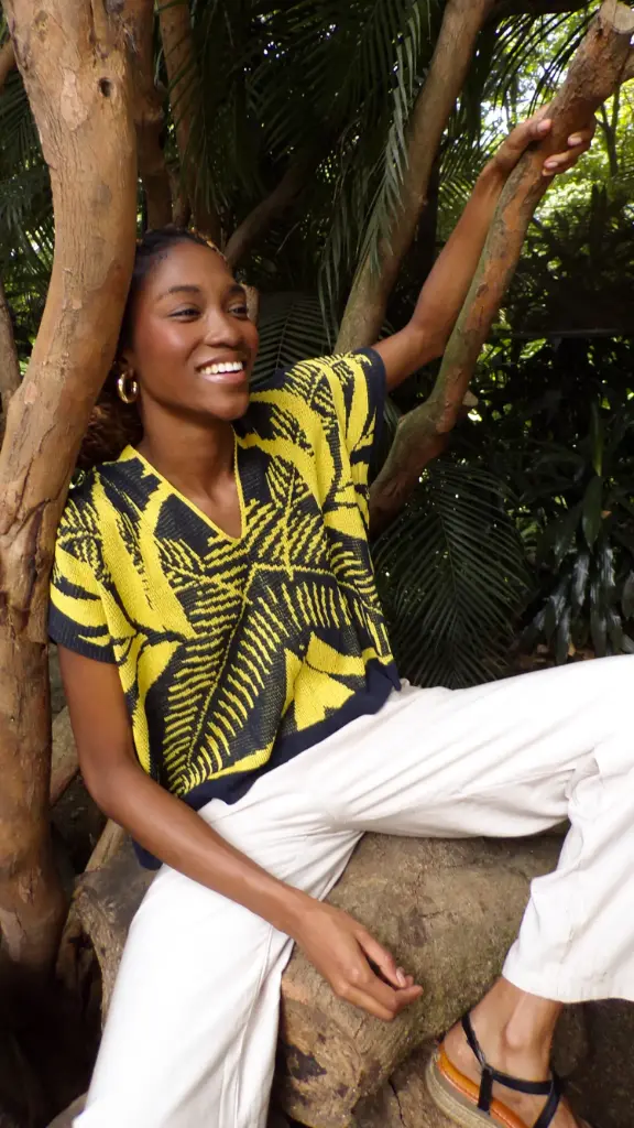 BLUSA PALMAS - AZUL OSCURO Y AMARILLO