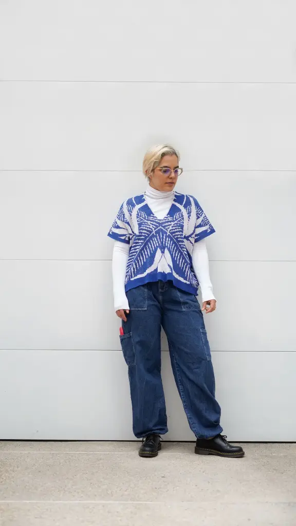 BLUSA PALMAS - AZUL REY Y CRUDO