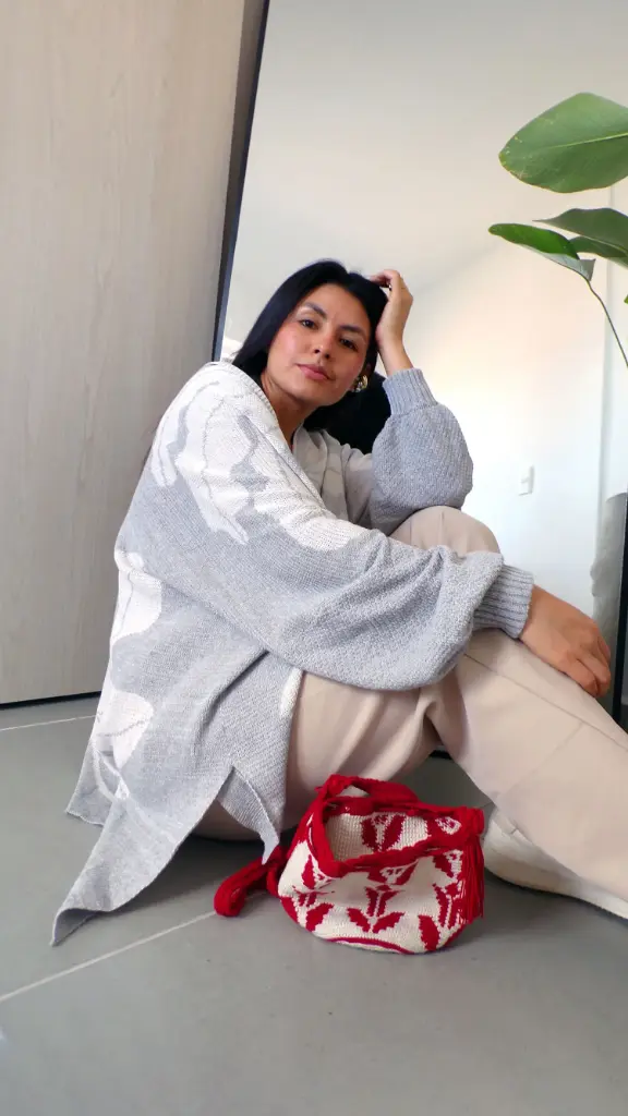 CARDIGAN YARUMO -GRIS CLARO Y CRUDO