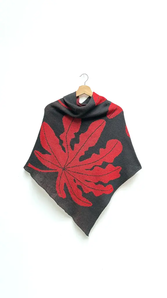 PONCHO YARUMO - NEGRO Y ROJO