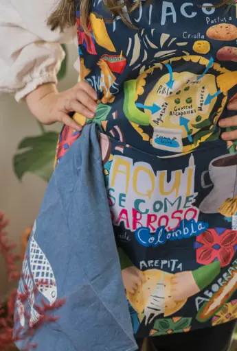 [A9043-9] DELANTAL ECO AQUISECOMESABOSO