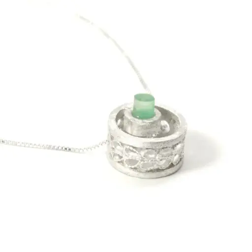 [CM49p] Collar Plaza Esmeralda-Plateado