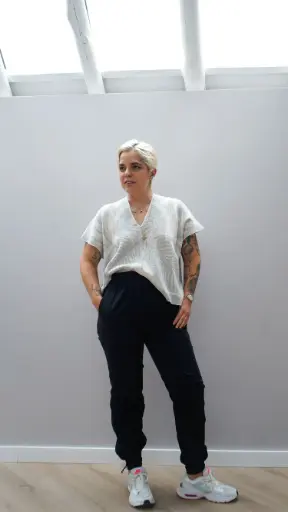 [CoRe-BL-24-0304] BLUSA PALMAS - GRIS CLARO Y CRUDO