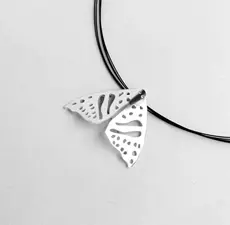 [CO-T10-1] COLGANTE  / PRENDEDOR TINEA No. 10           